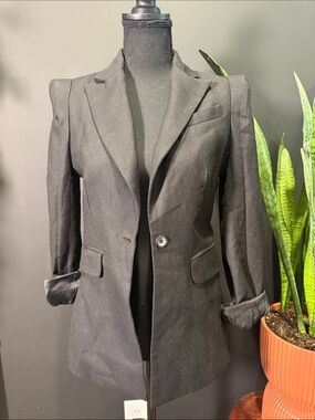 Forever 21 Women's Black Single-Button Blazer with Notch Lapel